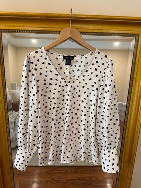 Rachel Zoe White V-Neck Long Sleeve Top with Black Dot Print
